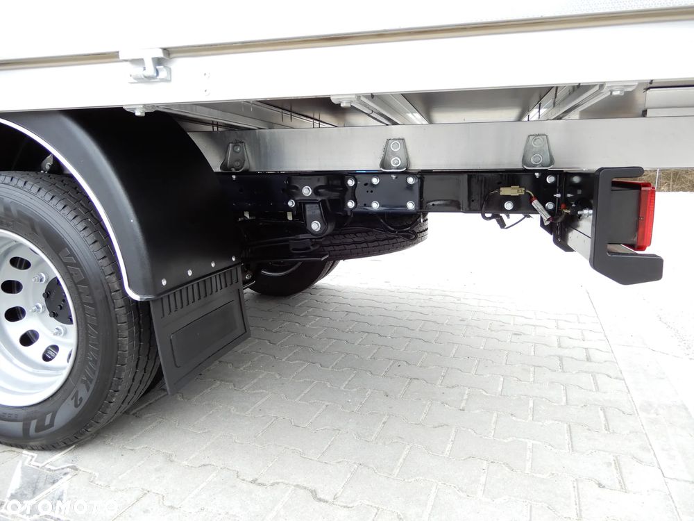 Iveco DAILY 170 KM Wersja TREND Doka Brygadowy Dubel Podwójna Kabina Bliźniak HDS FASSI F40B.0.22 Udźwig 995 Kg Zasięg 6.30 Cm 7-Mio Os.+2120 Kg Ładowność Serwis Do Końca 60 Tys Przeb Stan Jak Nowy - 17