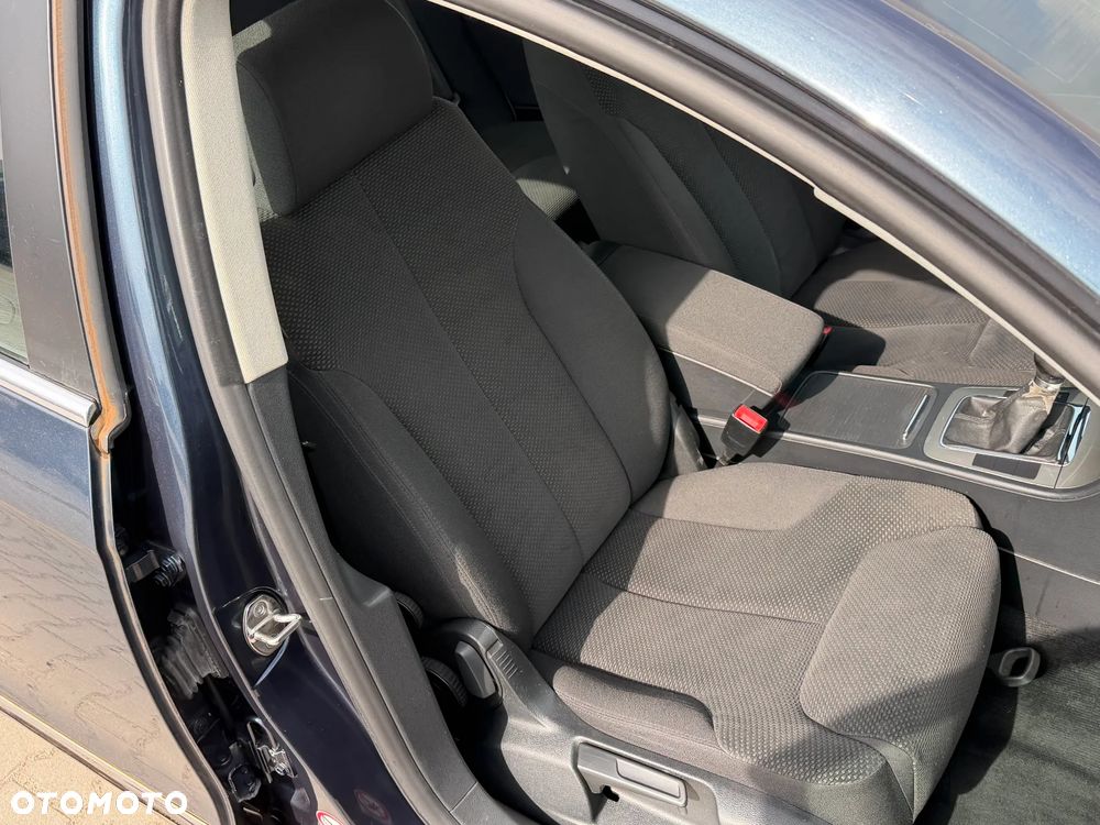 Volkswagen Passat - 16