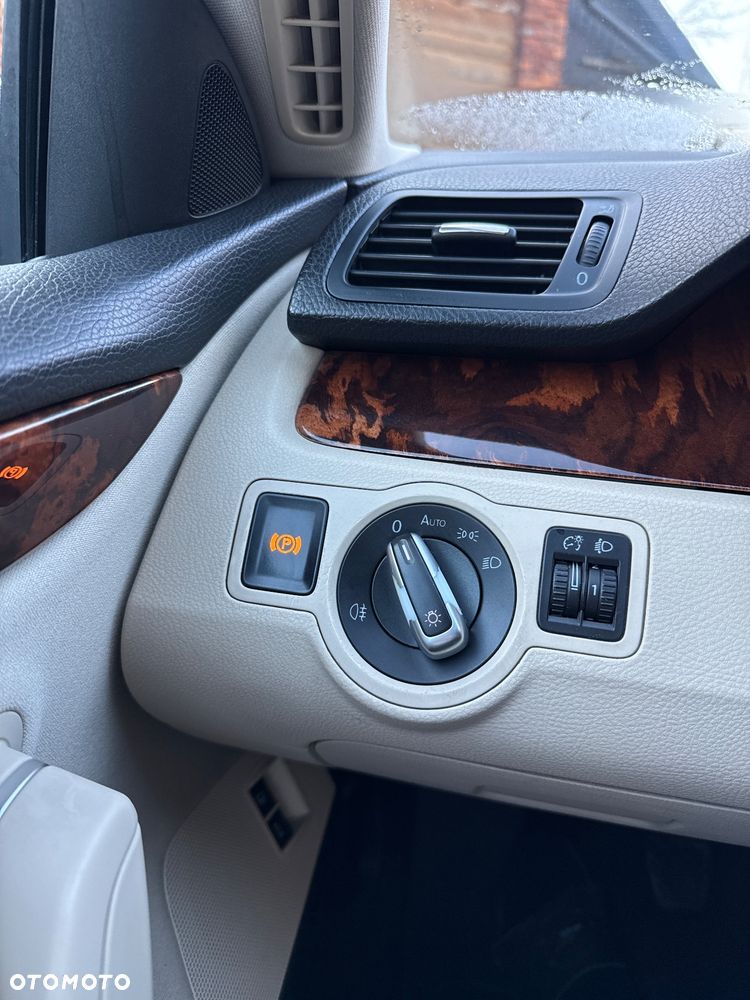 Volkswagen Passat 1.8 TSI Exclusive - 17