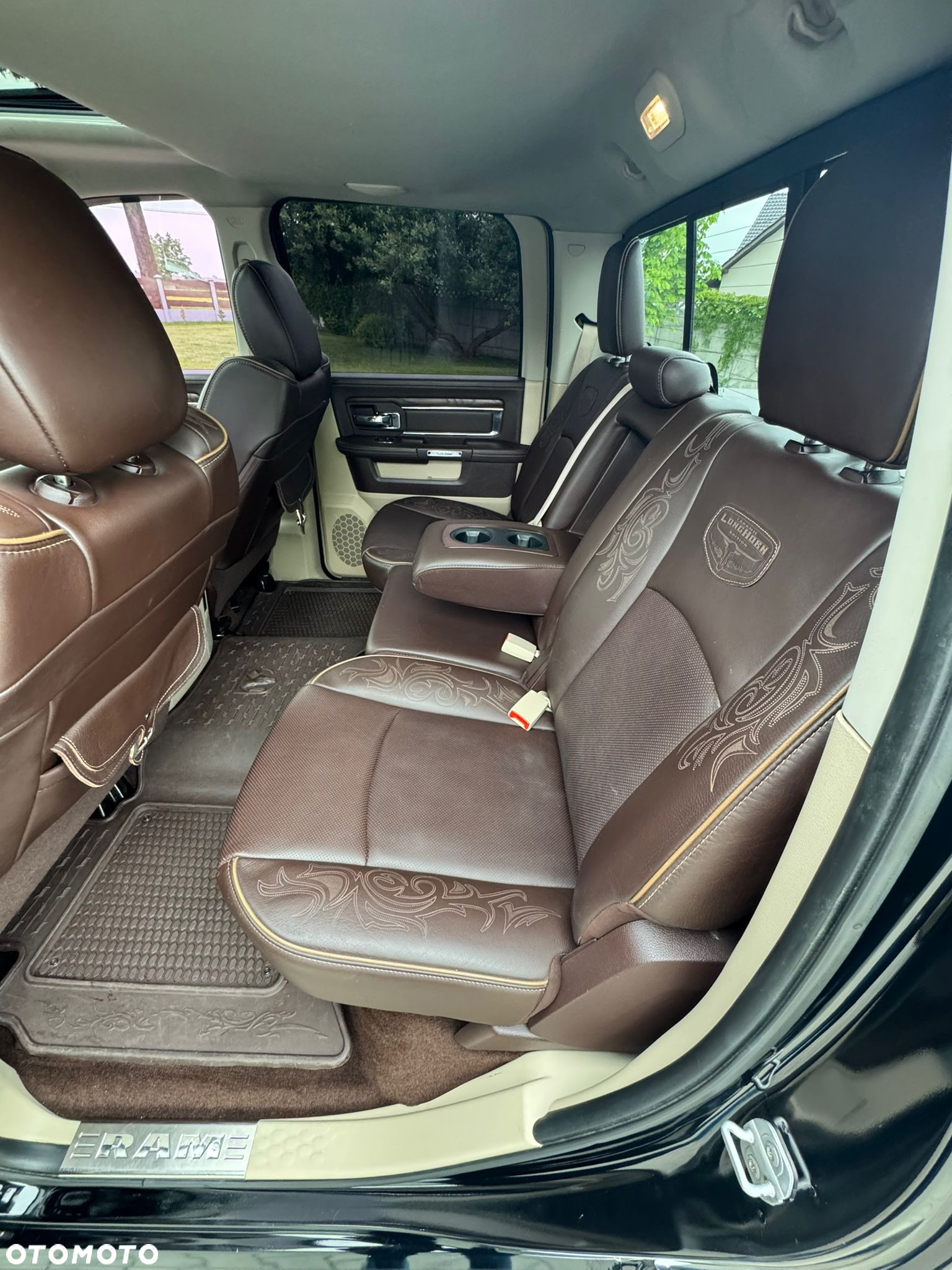 Dodge RAM 1500 5.7 4x4 - 16
