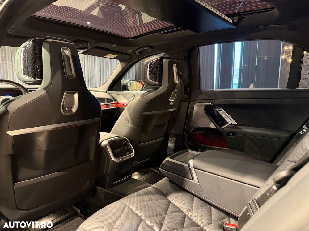 BMW Seria 7 740d xDrive MHEV - 27