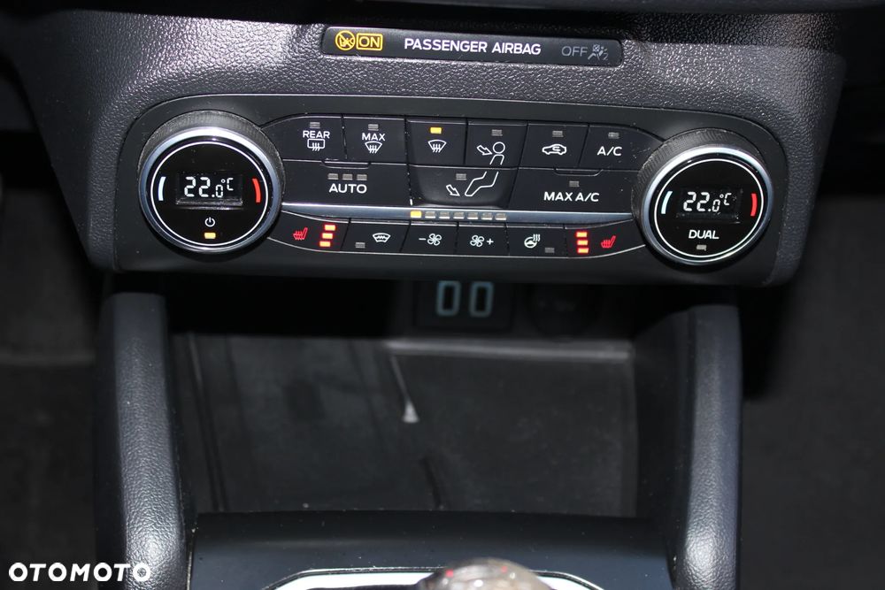 Ford Focus 1.5 EcoBlue Start-Stopp-System ST-LINE VIGNALE - 12