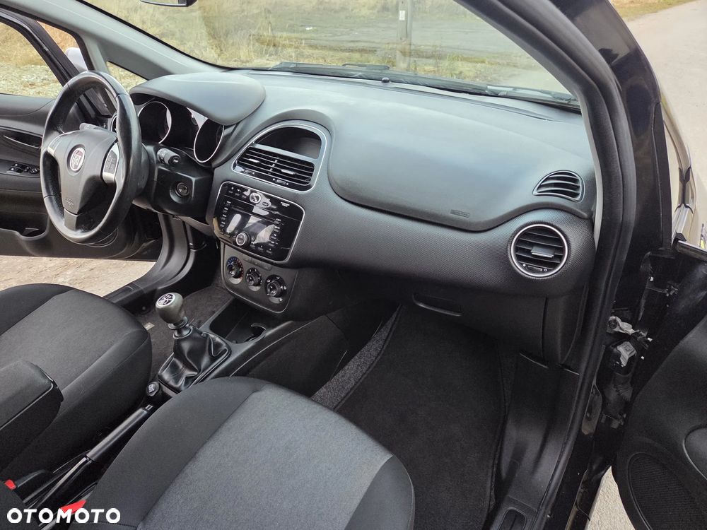 Fiat Punto 1.4 Young - 12