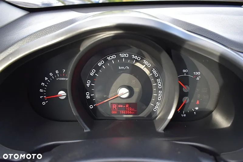 Kia Sportage 2.0 CVVT 4WD Automatik Vision - 32