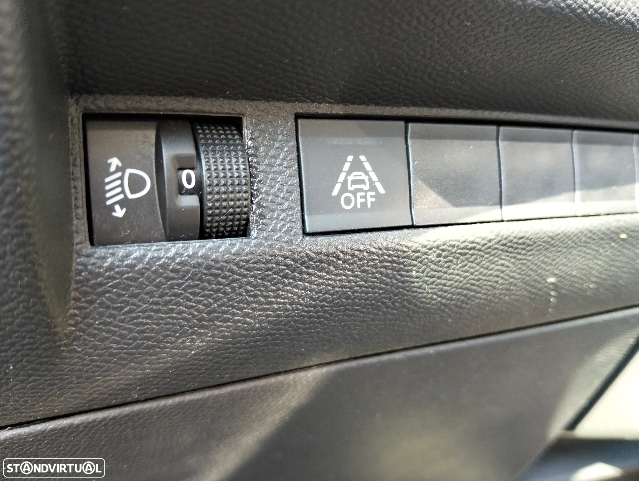 Peugeot 208 PureTech 130 EAT8 Allure Pack - 12