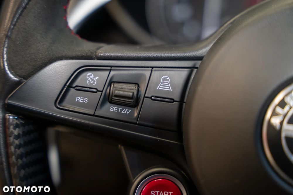 Alfa Romeo Giulia 2.9 Bi Turbo V6 Quadrifoglio - 25