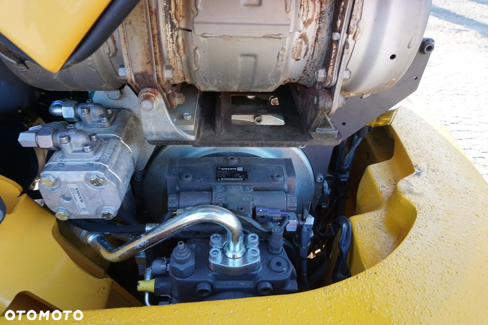 Volvo L 30G 5100h Krokodyl Widly - 9
