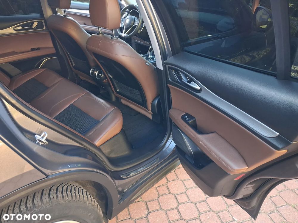 Alfa Romeo Stelvio 2.0 Turbo 16V AT8-Q4 Super - 15