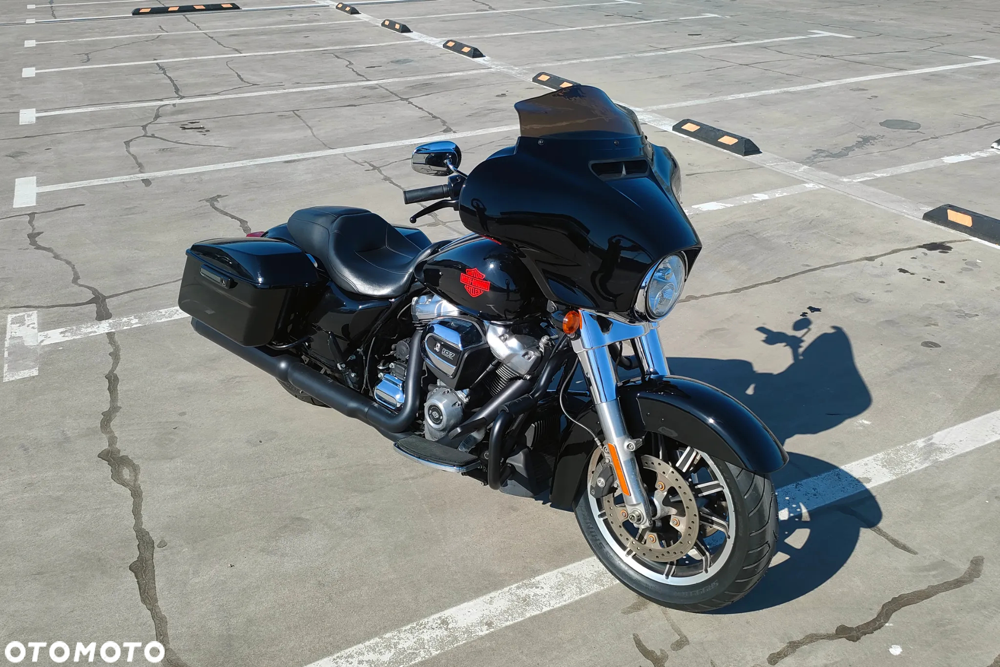 Harley-Davidson FLH Electra Glide - 10
