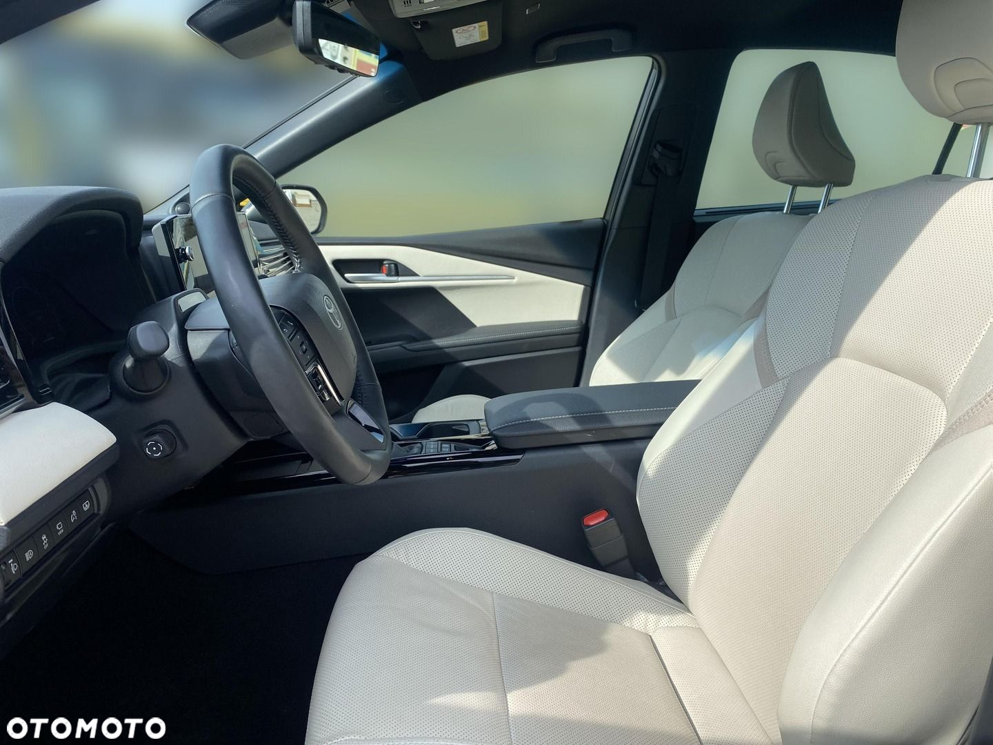 Toyota Camry - 12