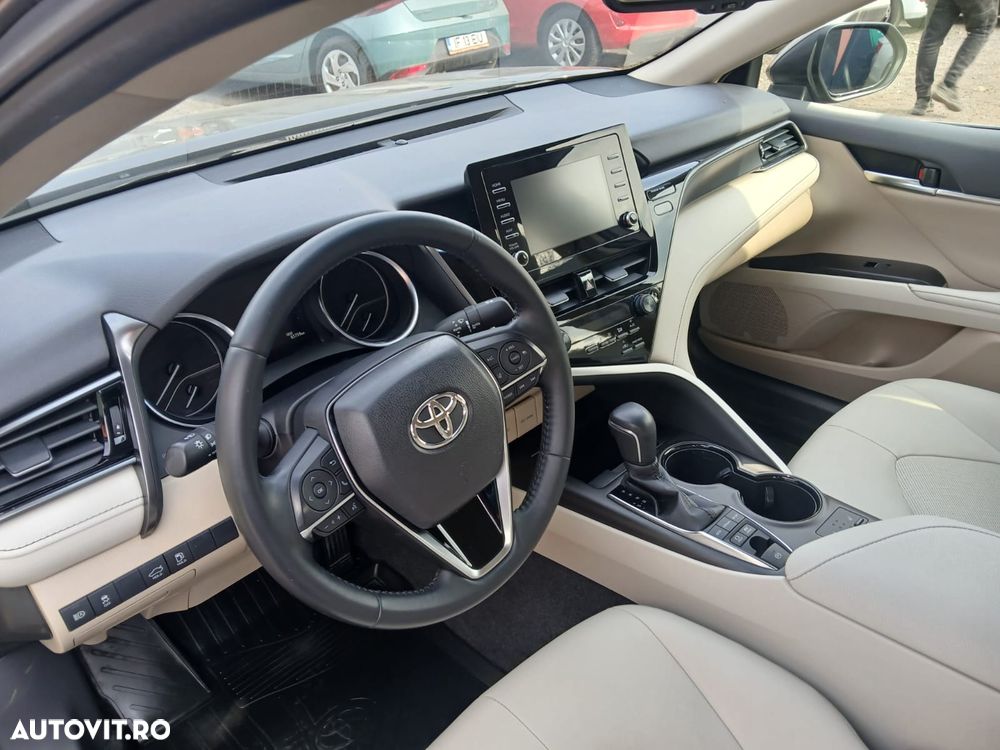 Toyota Camry 2.5 Dynamic - 6