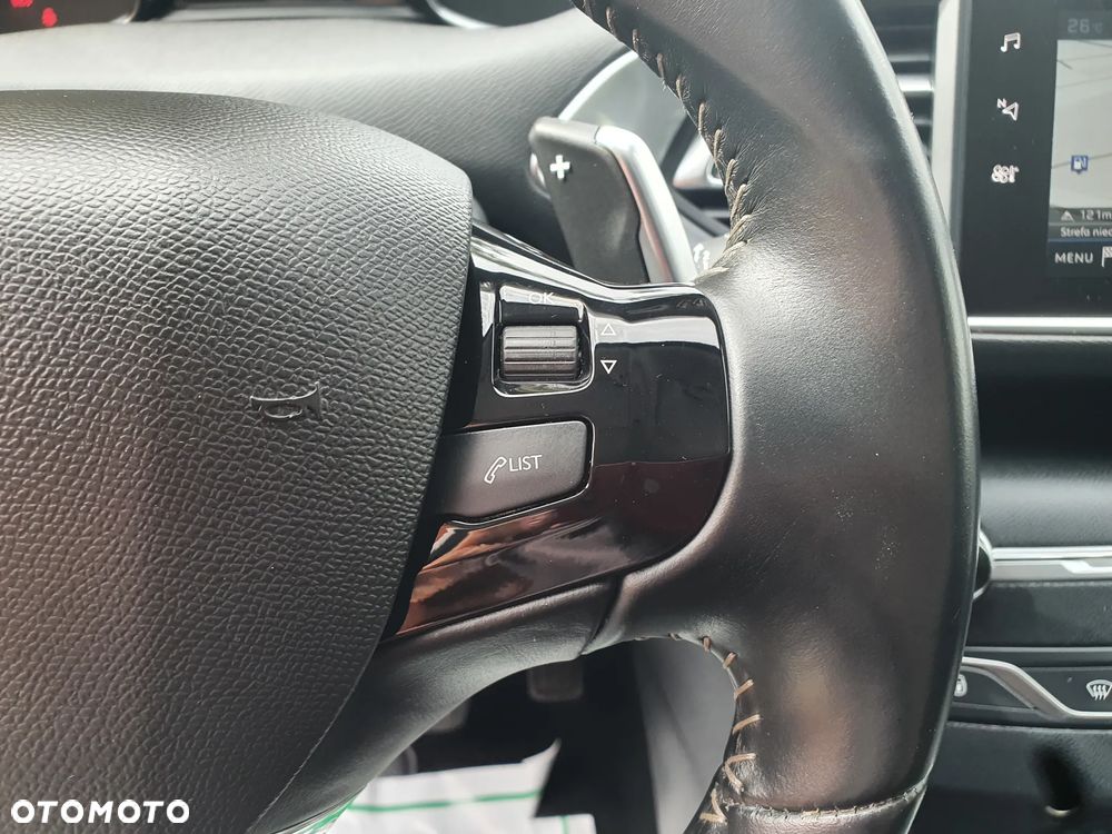 Peugeot 308 1.2 PureTech Allure S&S EAT8 - 20