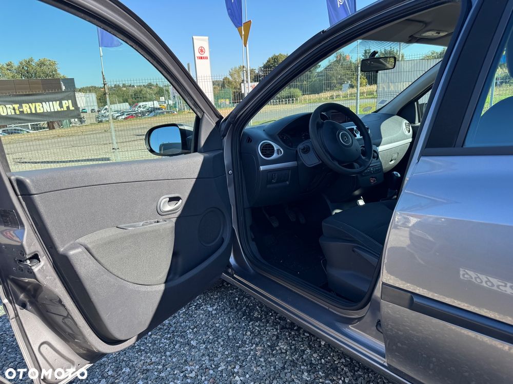 Renault Clio - 10