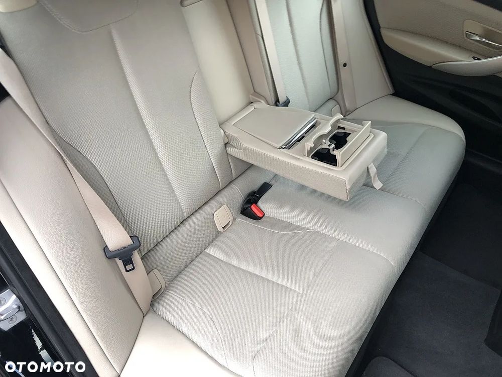 BMW 3GT 320i GPF xDrive Luxury Line - 36