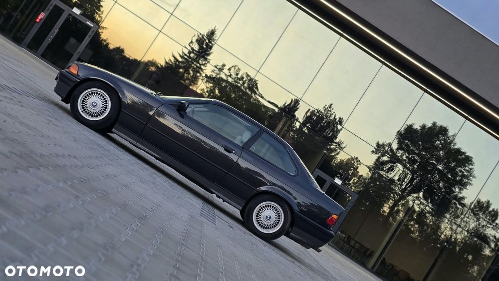 BMW Seria 3 325i - 9