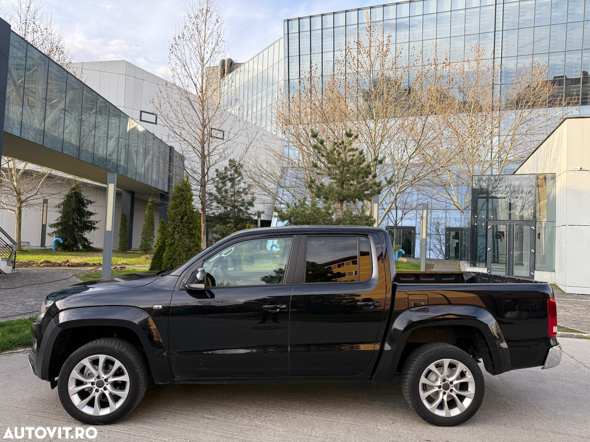 Volkswagen Amarok - 11