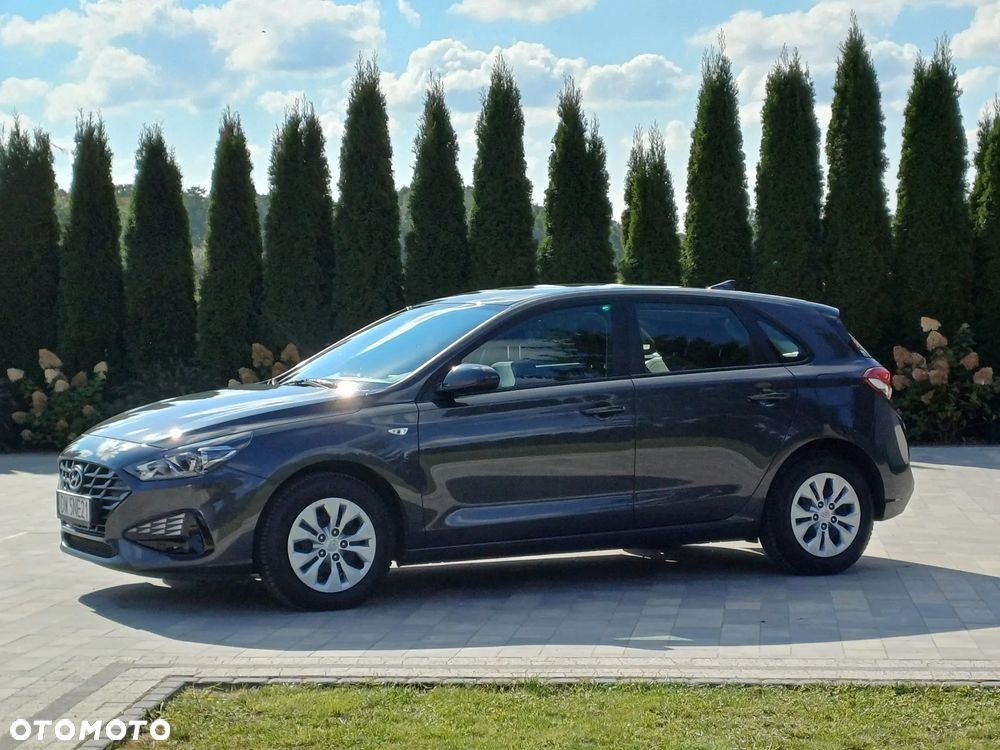 Hyundai i30 1.5 DPI Classic + - 10