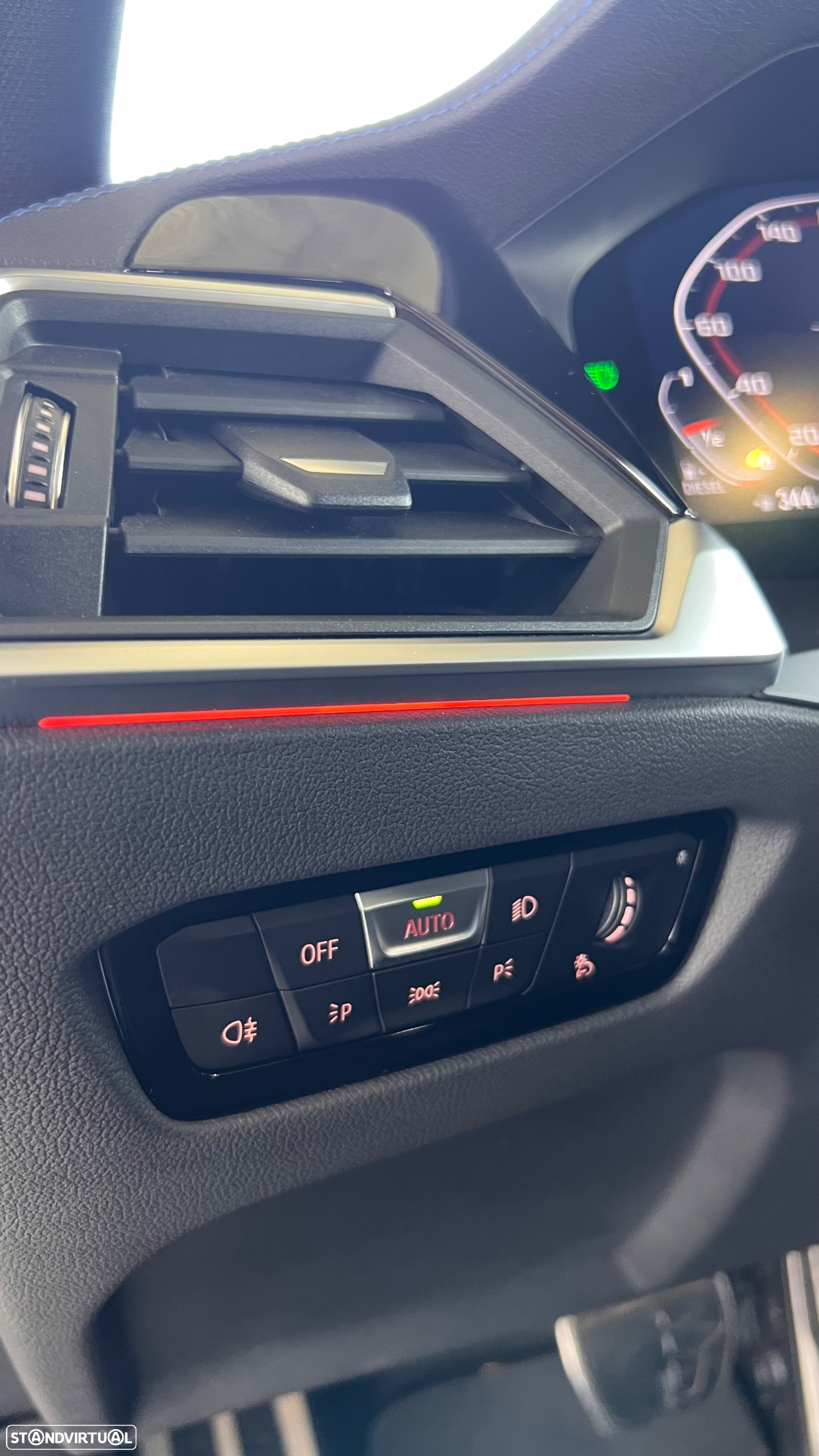 BMW M340 d Touring xDrive - 26