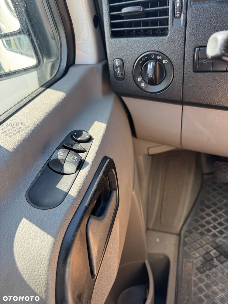 Mercedes-Benz Sprinter 906.213 - 12