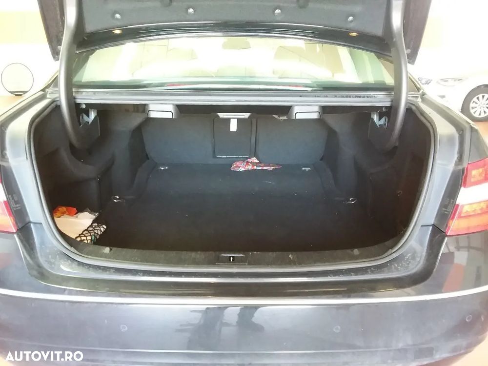 Mercedes-Benz E 200 CDI BlueEfficiency - 9