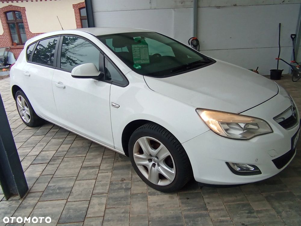 Opel Astra 1.4 Turbo Exklusiv - 2