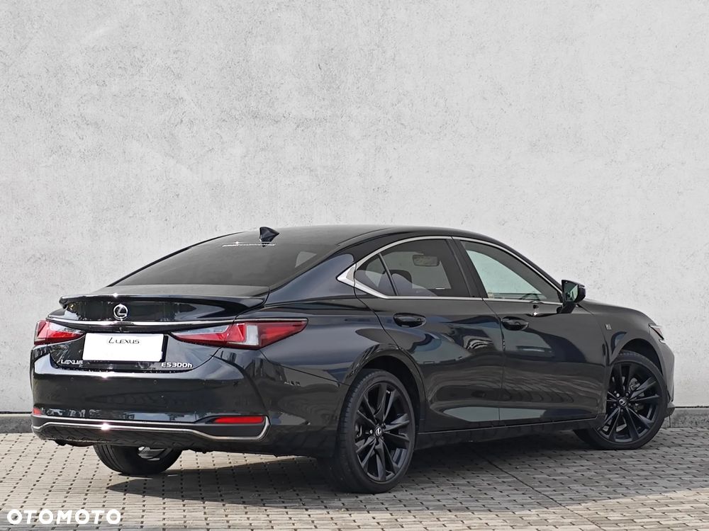 Lexus ES 300h F Sport Design - 6
