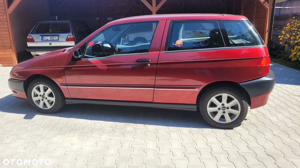 Alfa Romeo 145 1.6 L - 5