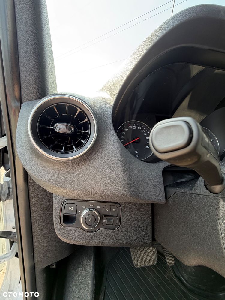 Mercedes-Benz Sprinter - 13