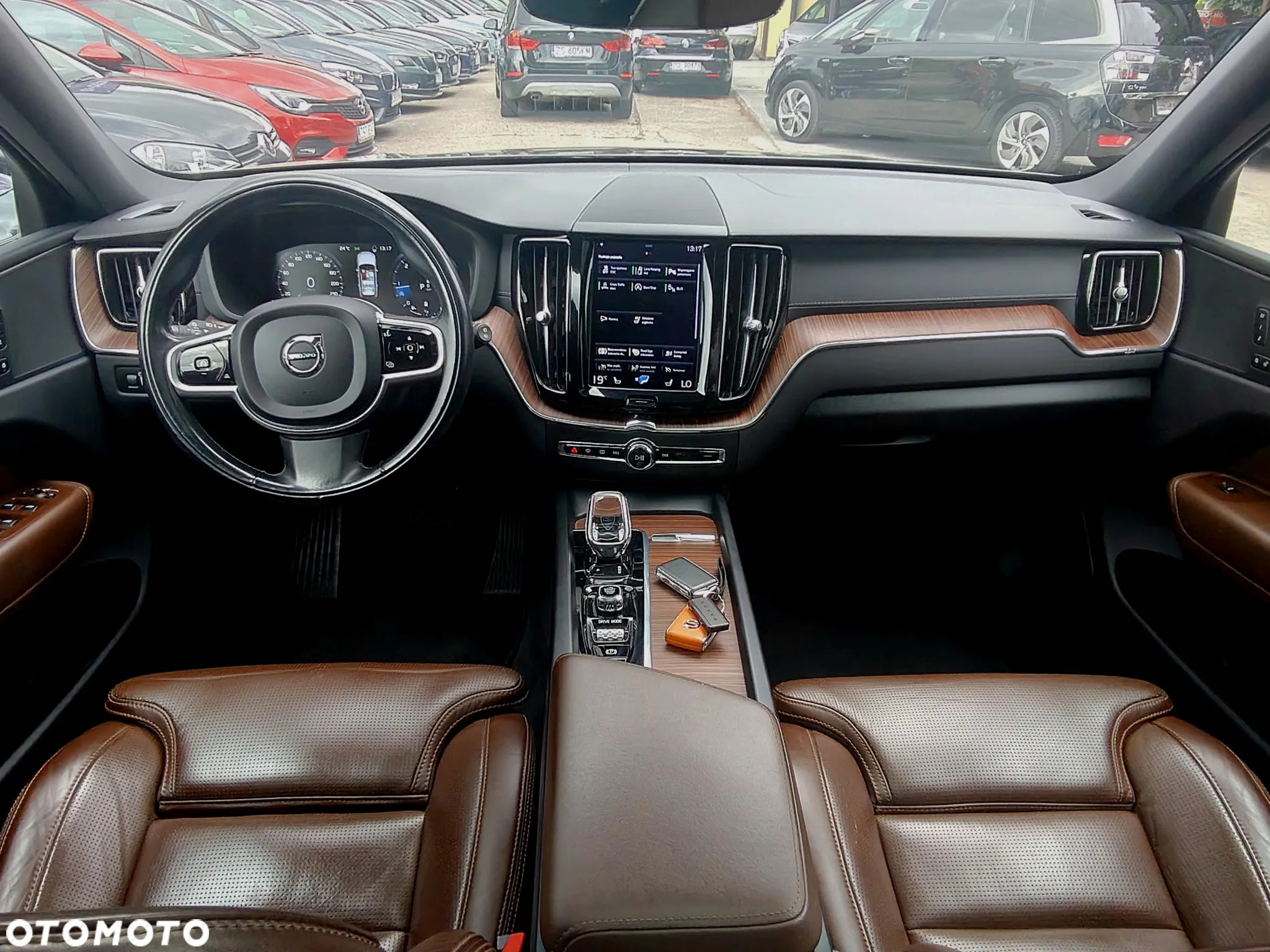 Volvo XC 60 B4 D AWD Geartronic Momentum Pro - 12