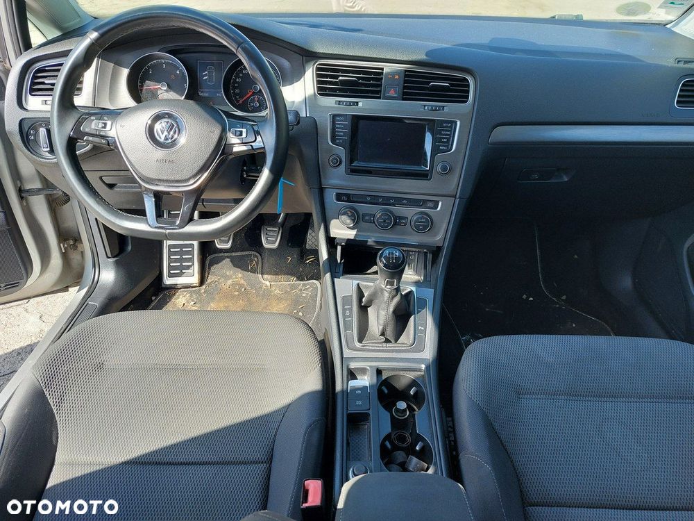 Volkswagen Golf - 18