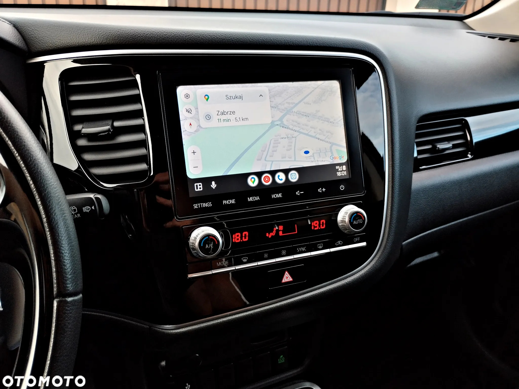 Mitsubishi Outlander 2.0 Intense + Navi 4WD CVT - 16