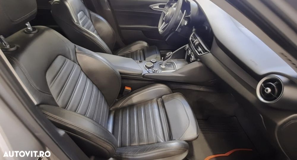 Alfa Romeo Giulia 2.2 AT8-Q4 Veloce - 15