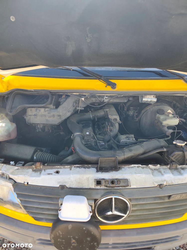 Mercedes-Benz Sprinter 412D - 12