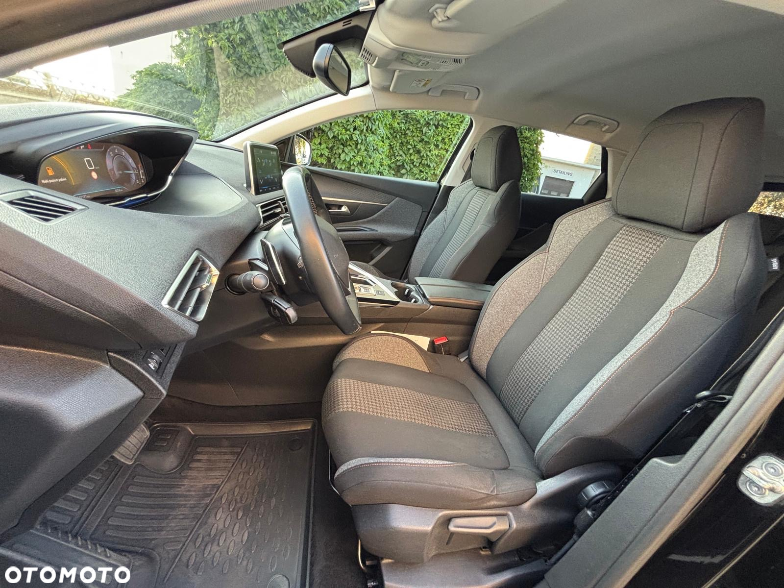 Peugeot 3008 1.2 PureTech Active S&S EAT6 - 7