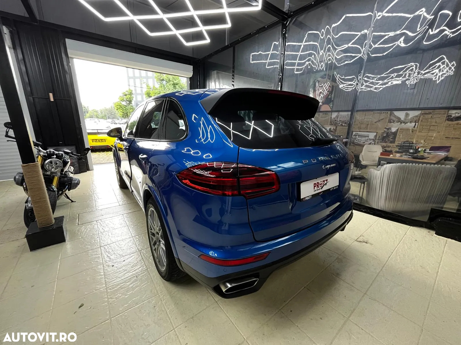 Porsche Cayenne 3.0 L - 4