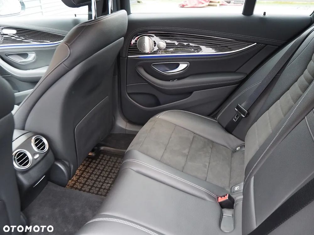 Mercedes-Benz Klasa E 220 d 4-Matic AMG - 18
