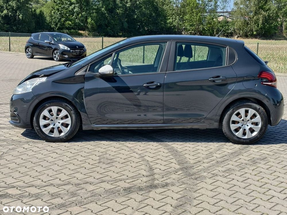 Peugeot 208 - 4