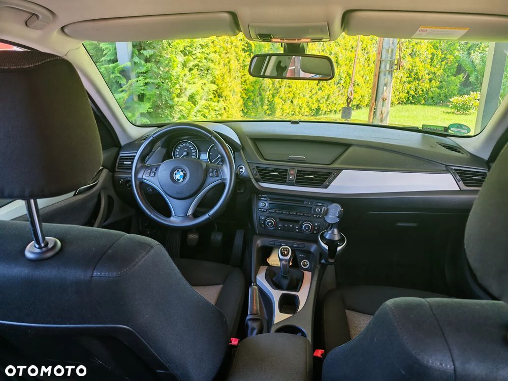 BMW X1 sDrive18d xLine - 9