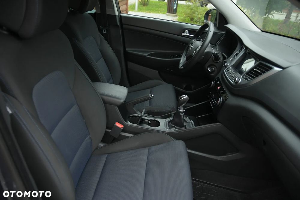 Hyundai Tucson 1.6 GDI BlueDrive Style 2WD - 19