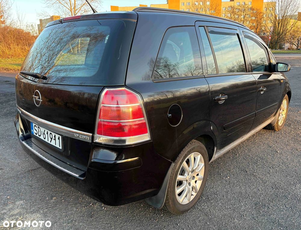 Opel Zafira 1.9 CDTI Essentia - 2