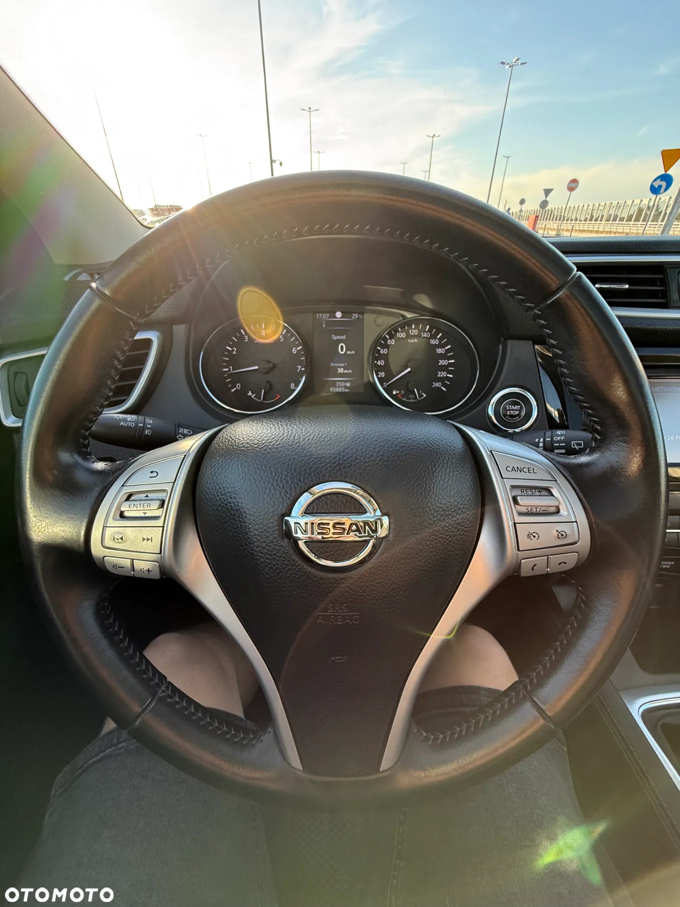 Nissan Qashqai 1.2 DIG-T N-Connecta - 30