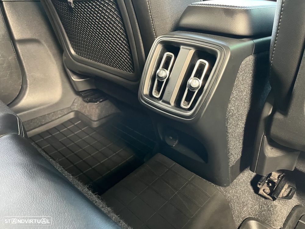 Volvo XC 40 2.0 D3 Momentum Geartronic - 24