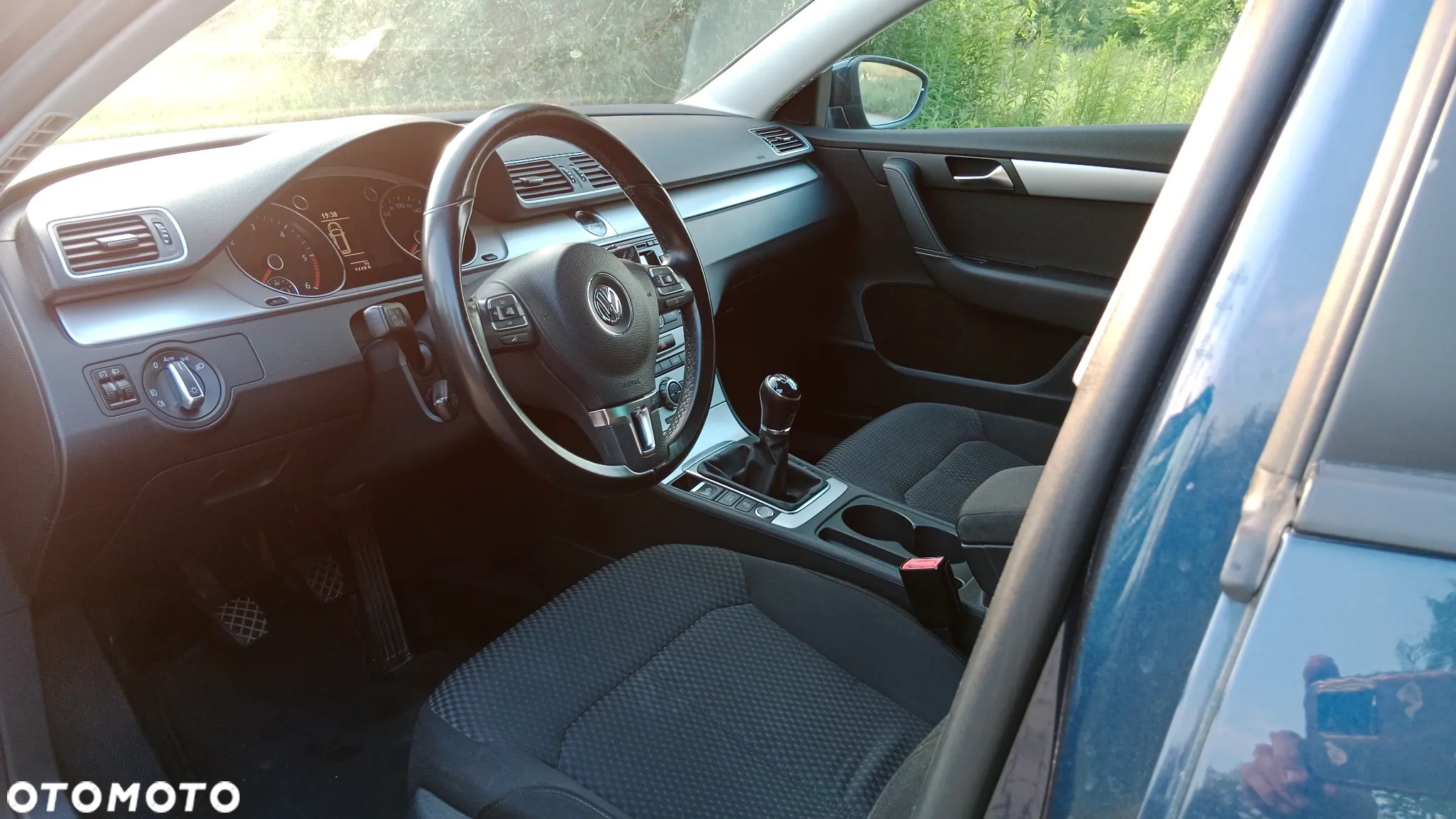 Volkswagen Passat 1.6 TDI Comfortline - 6