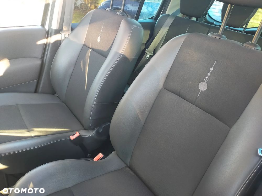 Renault Modus 1.2 16V TCE Night and Day - 9