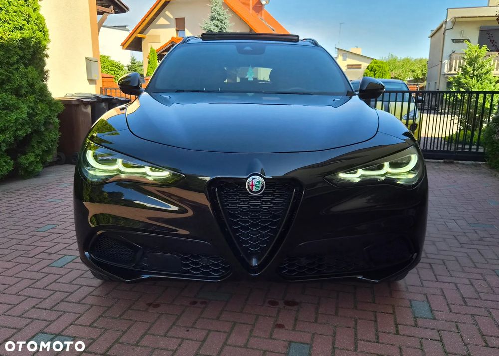 Alfa Romeo Stelvio - 1