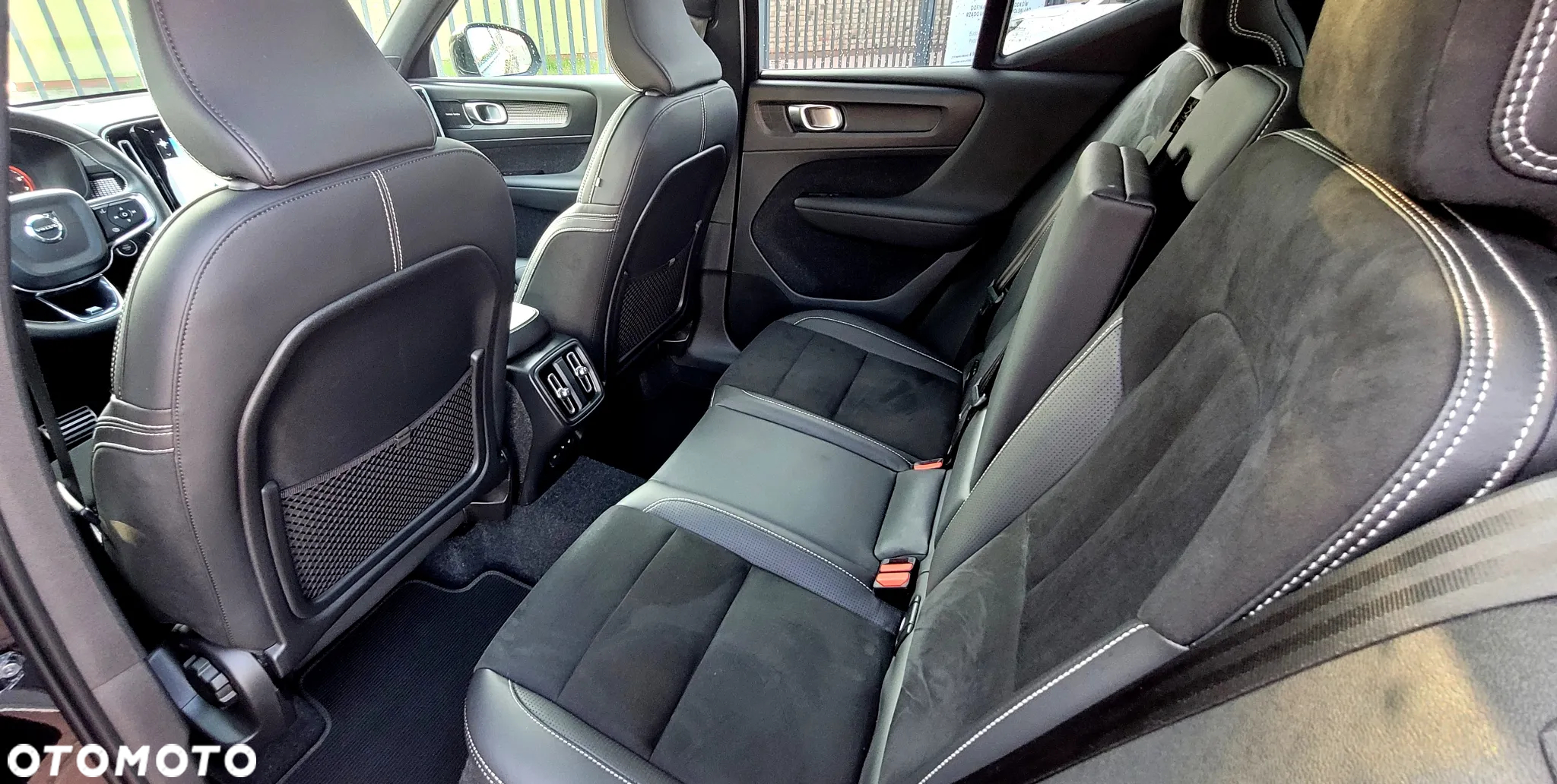 Volvo XC 40 T3 Geartronic RDesign - 36