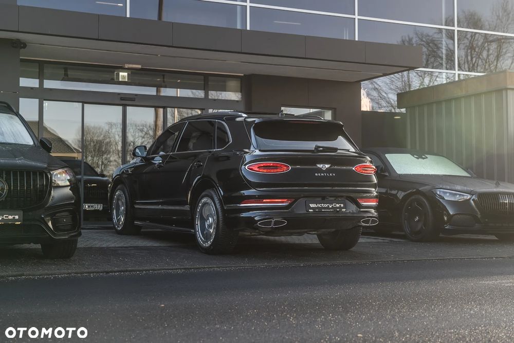 Bentley Bentayga EWB Azure - 16