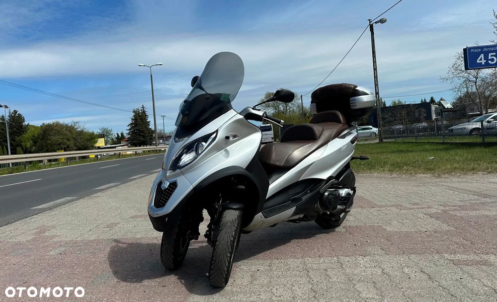 Piaggio MP-3 - 4