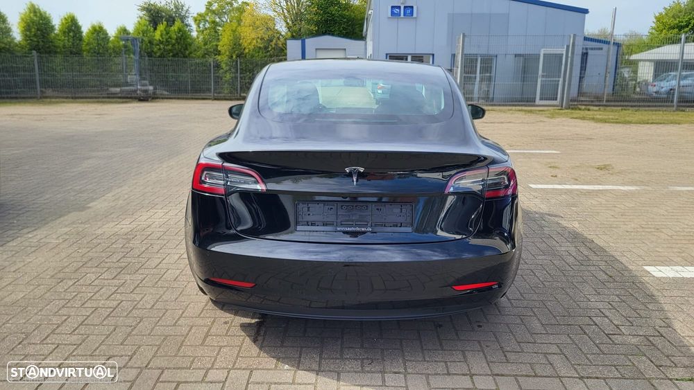 Tesla Model 3 Standard Range Plus RWD - 2