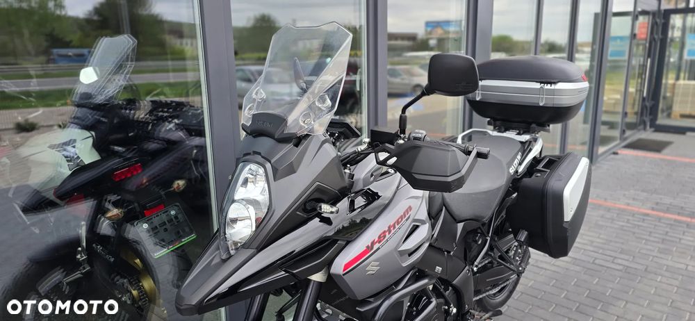 Suzuki DL - 28